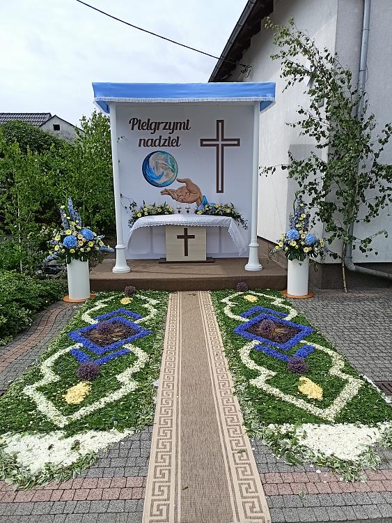 Rok 2025 - ołtarz parafian ze Ścigowa (fot. J.Stefanowski)