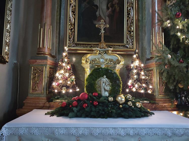 Dekoracje ołtarzowe