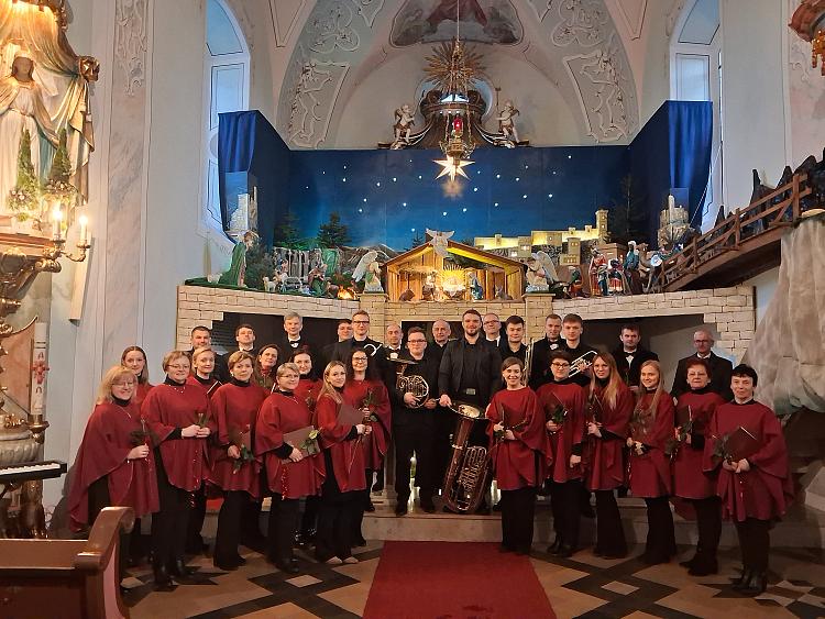 Silver Brass z chórem 